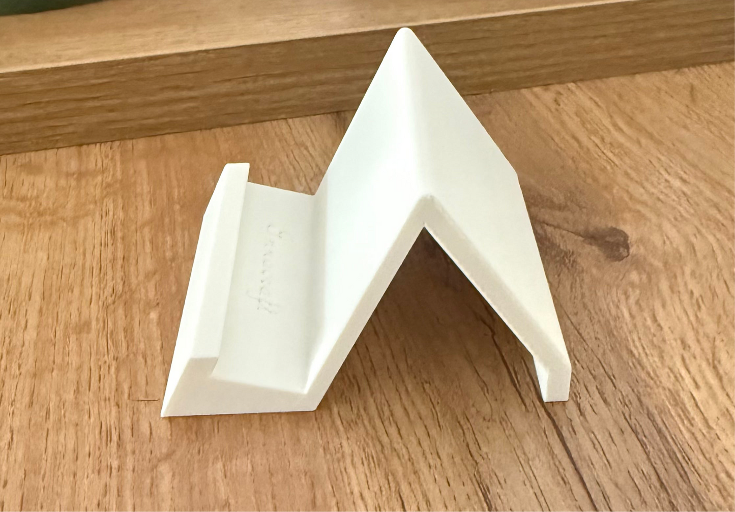 Minimalistischer 3D-gedruckter Handyhalter – stabil & praktisch
